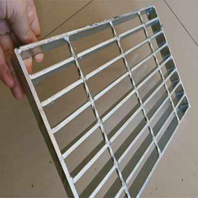 鋼格板在電廠平臺上起著主要的作用，為啥這么說呢？